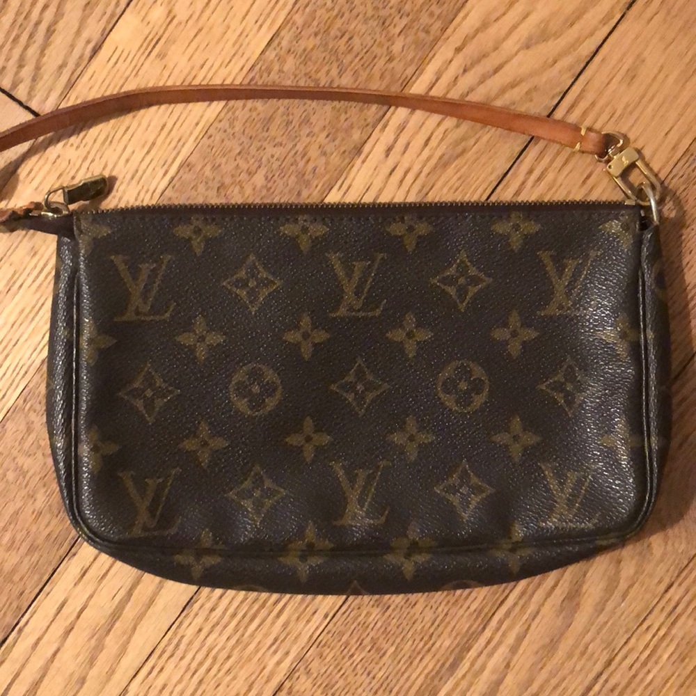 Louis Vuitton Pochette